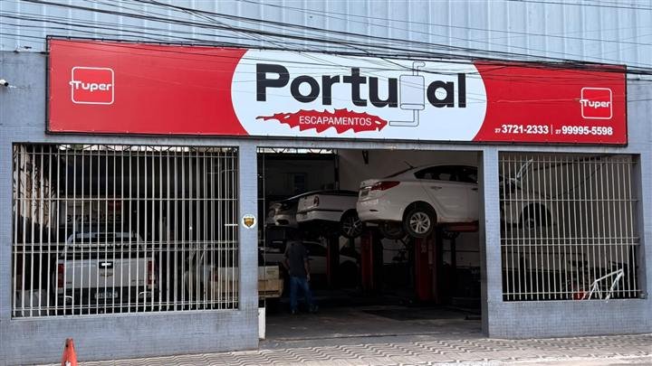 Fachada da Portugal Escapamentos na Av. Silvio Avidos